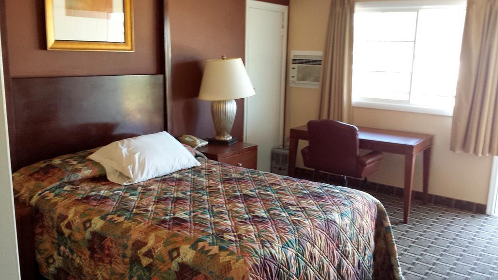 Executive Inn & Suites 레이크뷰 객실 사진