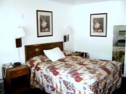 Executive Inn & Suites 레이크뷰 외부 사진