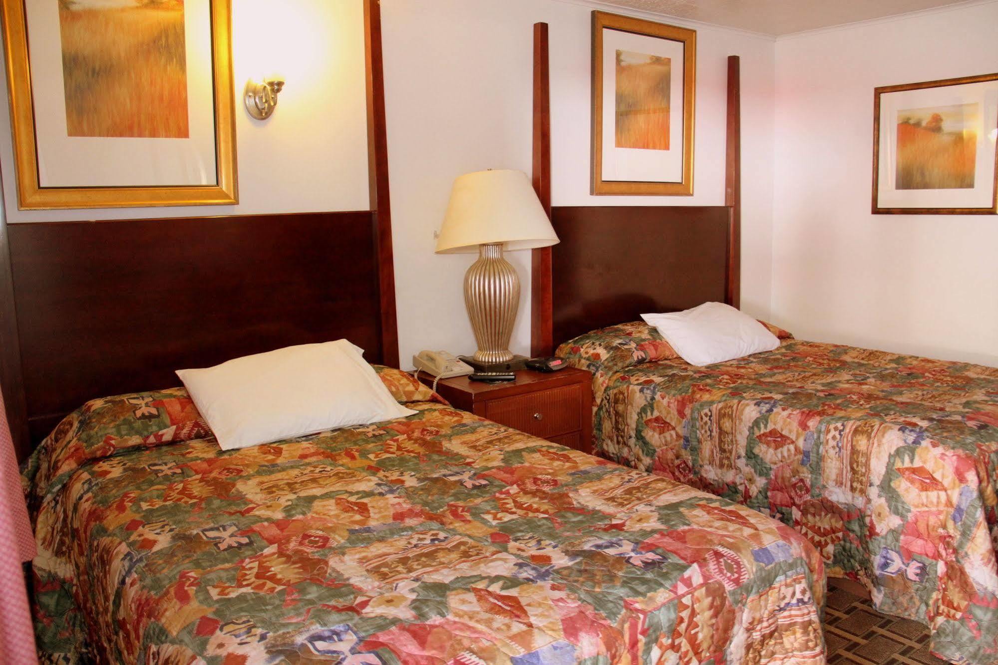 Executive Inn & Suites 레이크뷰 외부 사진