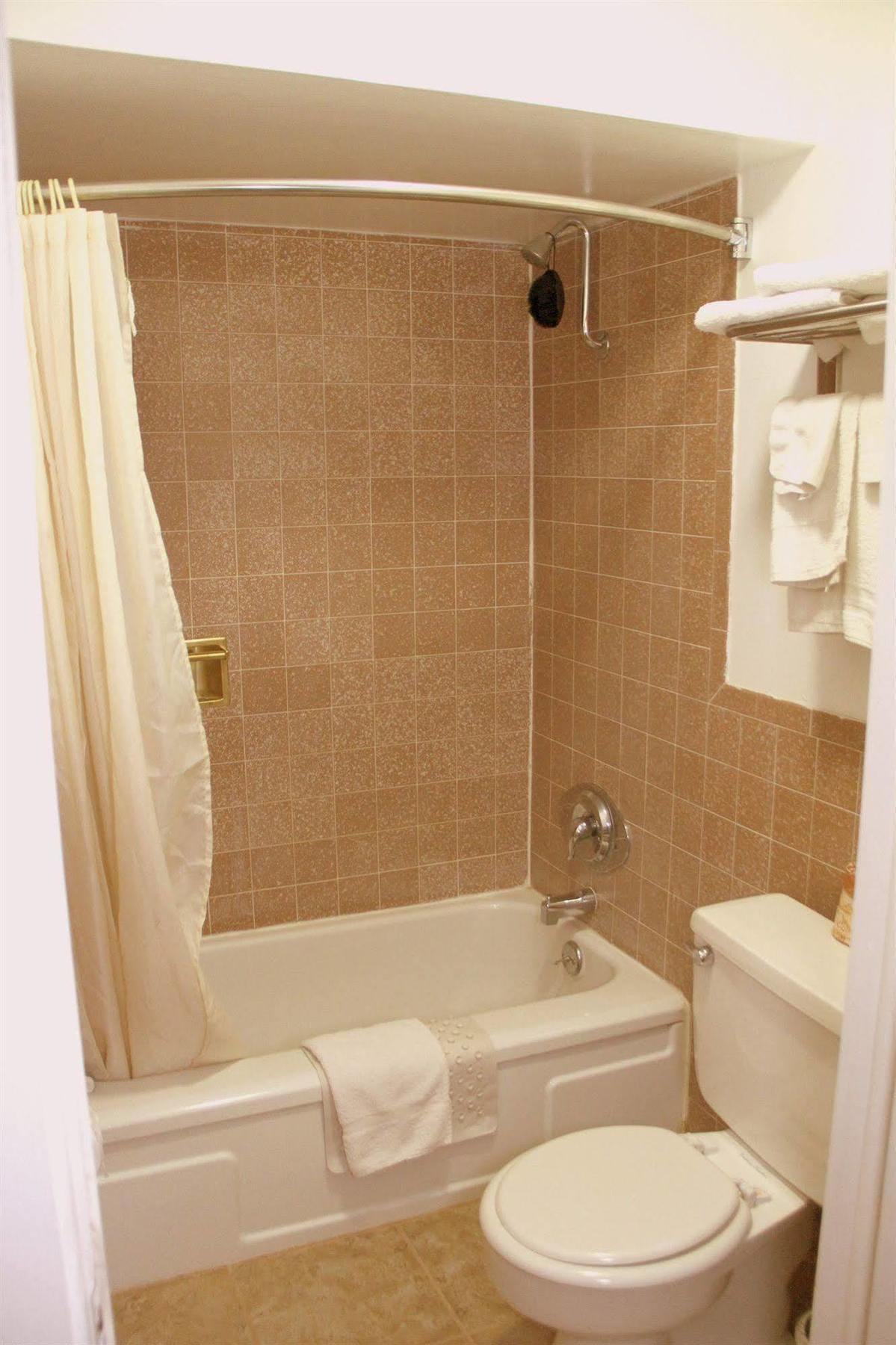 Executive Inn & Suites 레이크뷰 객실 사진