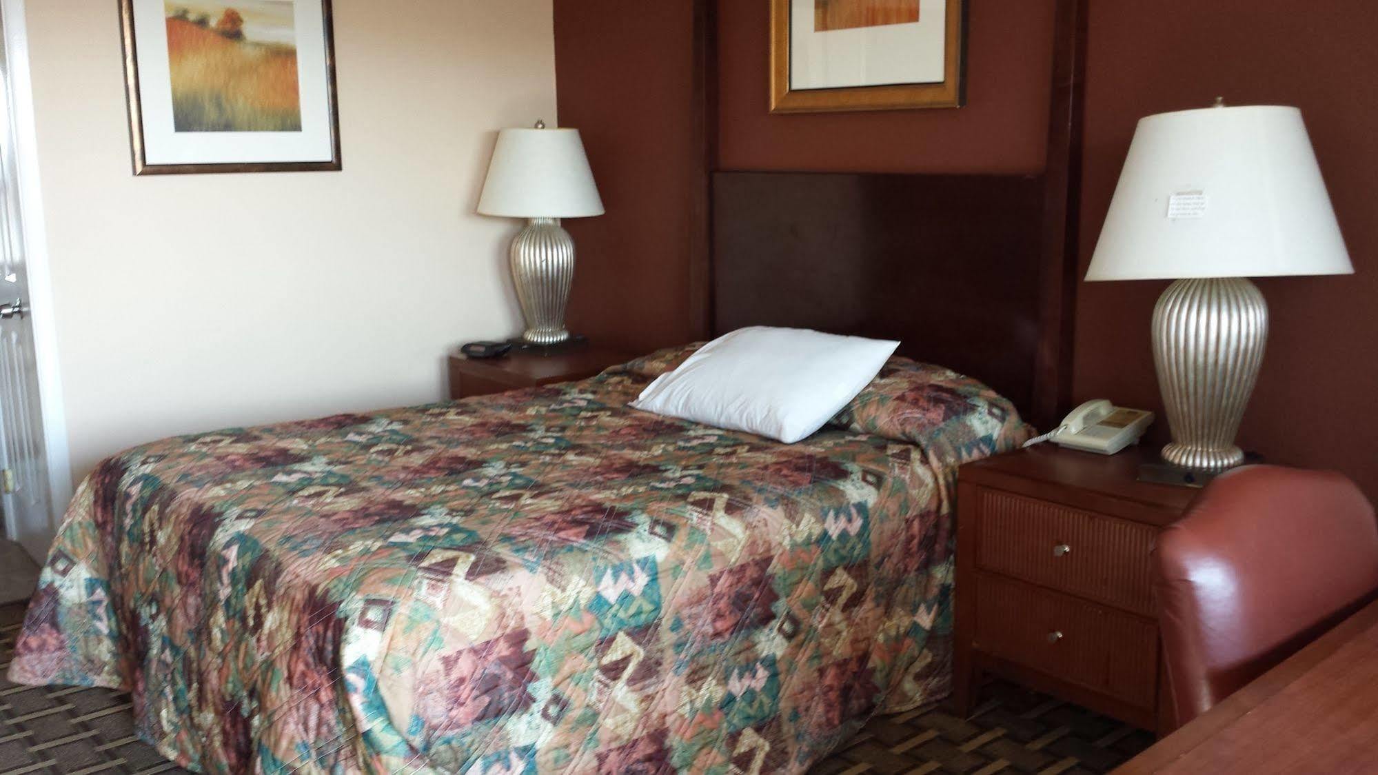 Executive Inn & Suites 레이크뷰 외부 사진