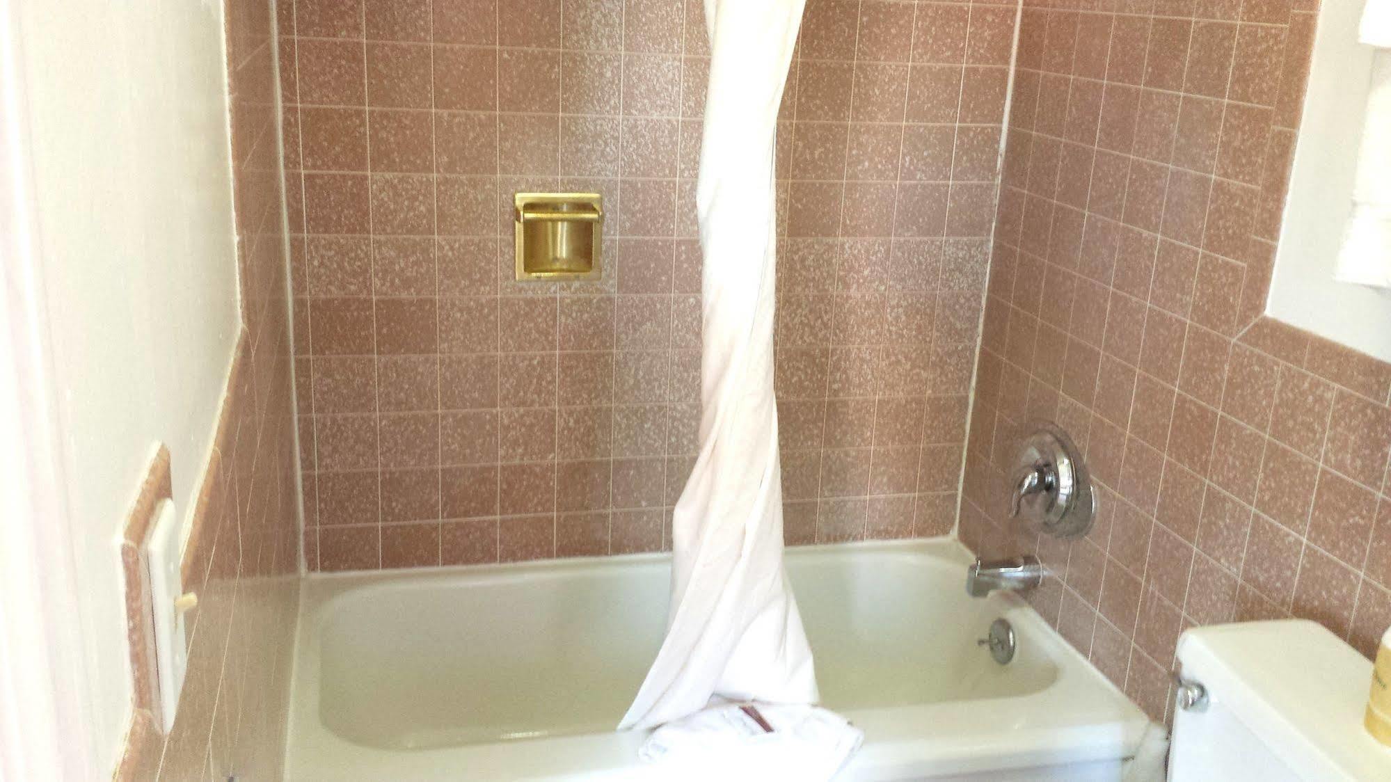 Executive Inn & Suites 레이크뷰 외부 사진